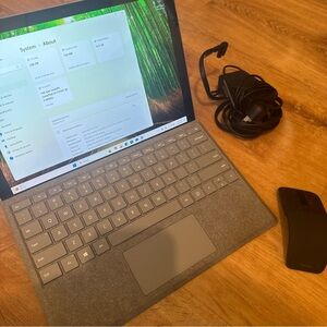 Microsoft Surface Pro 7+ Gray 12" i5 16GB RAM 256GB SSD Win 11 Mouse Keyboard C